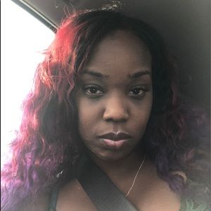 Meet your Posher, Monique